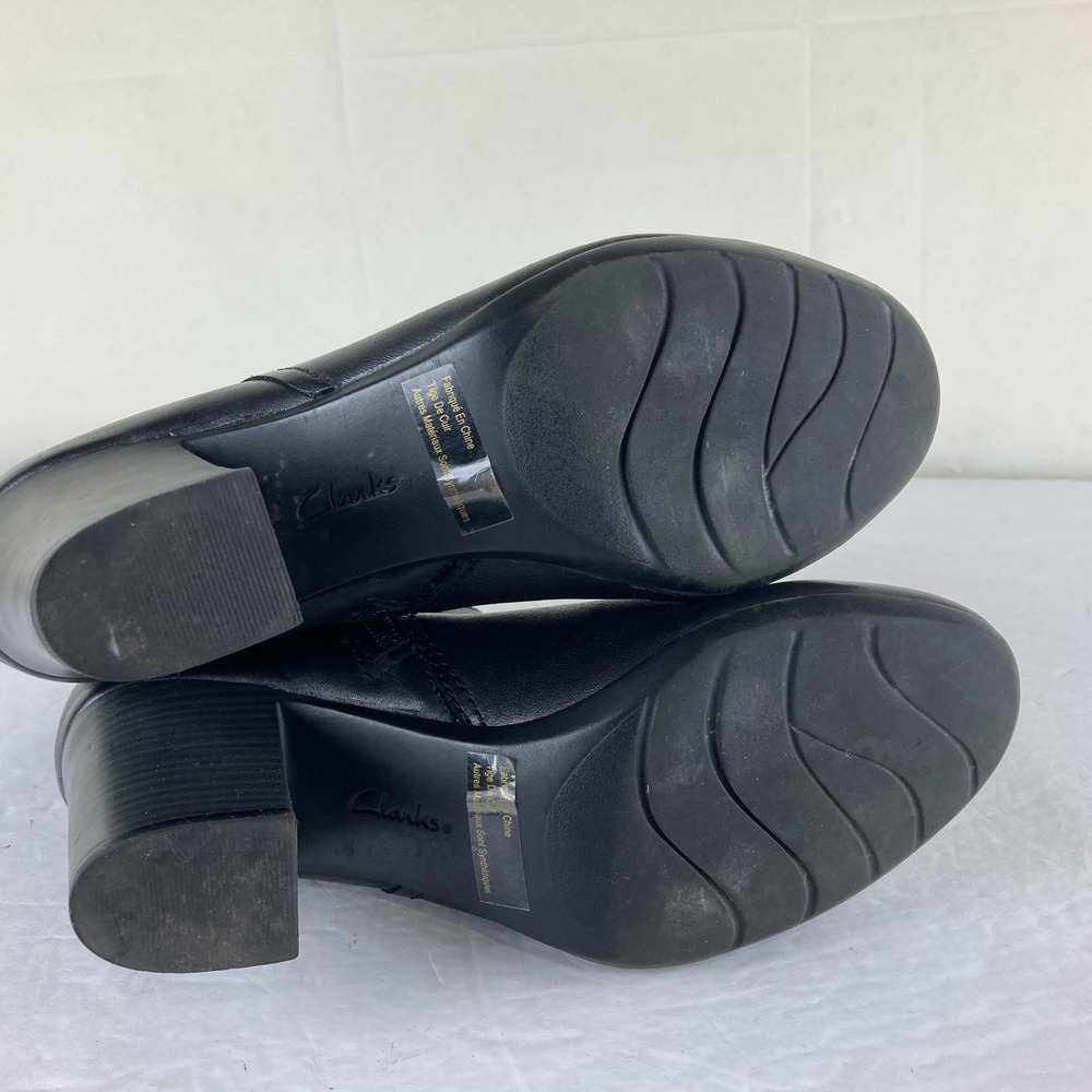 Clarks Ankle Boots Women 7.5 Black Leather Block Heel Side Zip Boho Office - Picture 8 of 8